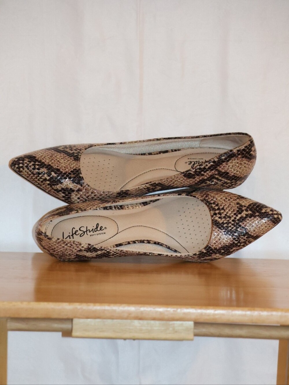 Life Stride Faux Snakeskin Pointed Toe Flex Heels in Cream and Black. - Picture 10 of 13